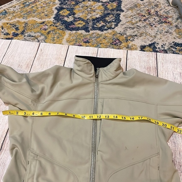 Arc’teryx utility jacket Taupe Soft shell Womens S Outdoors Zippered pockets - Picture 12 of 16